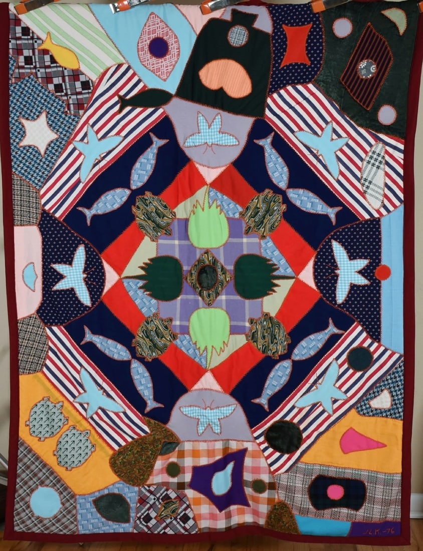 Folk Art Medallion Quilt, Signed & Dated (1 of 8)