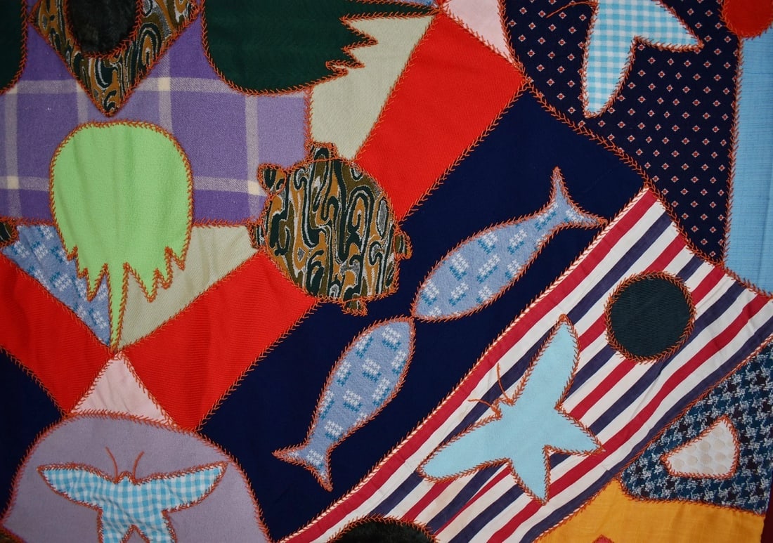 Folk Art Medallion Quilt, Signed & Dated - 4