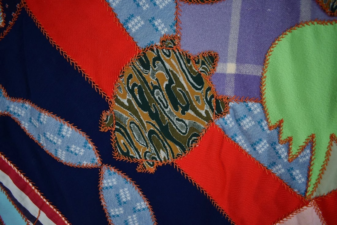 Folk Art Medallion Quilt, Signed & Dated - 5