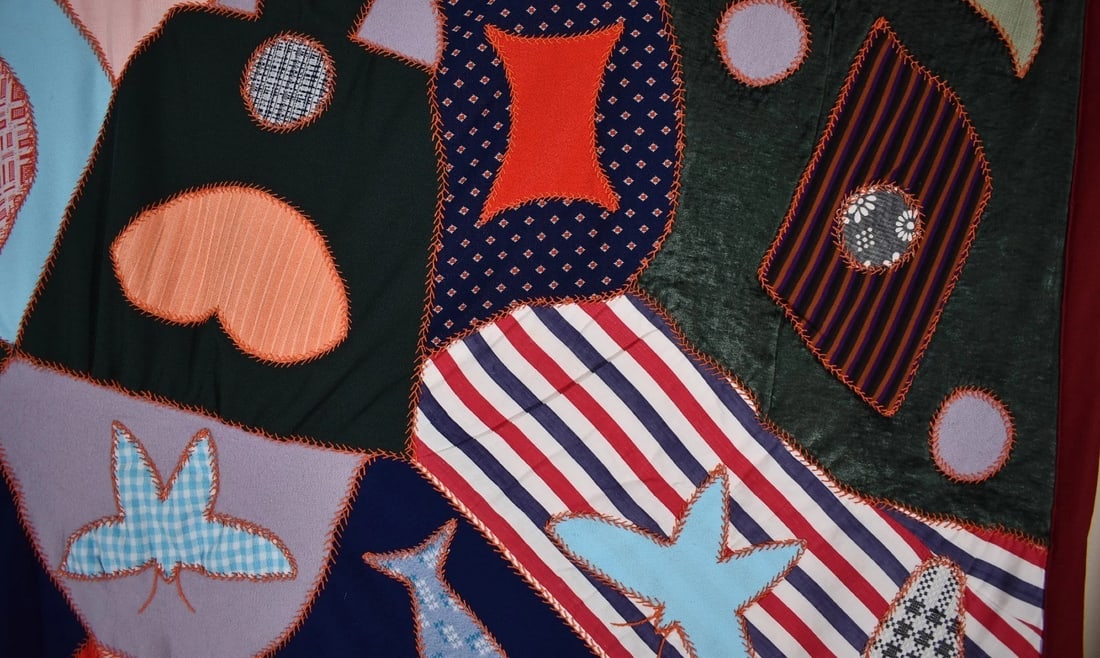 Folk Art Medallion Quilt, Signed & Dated - 6