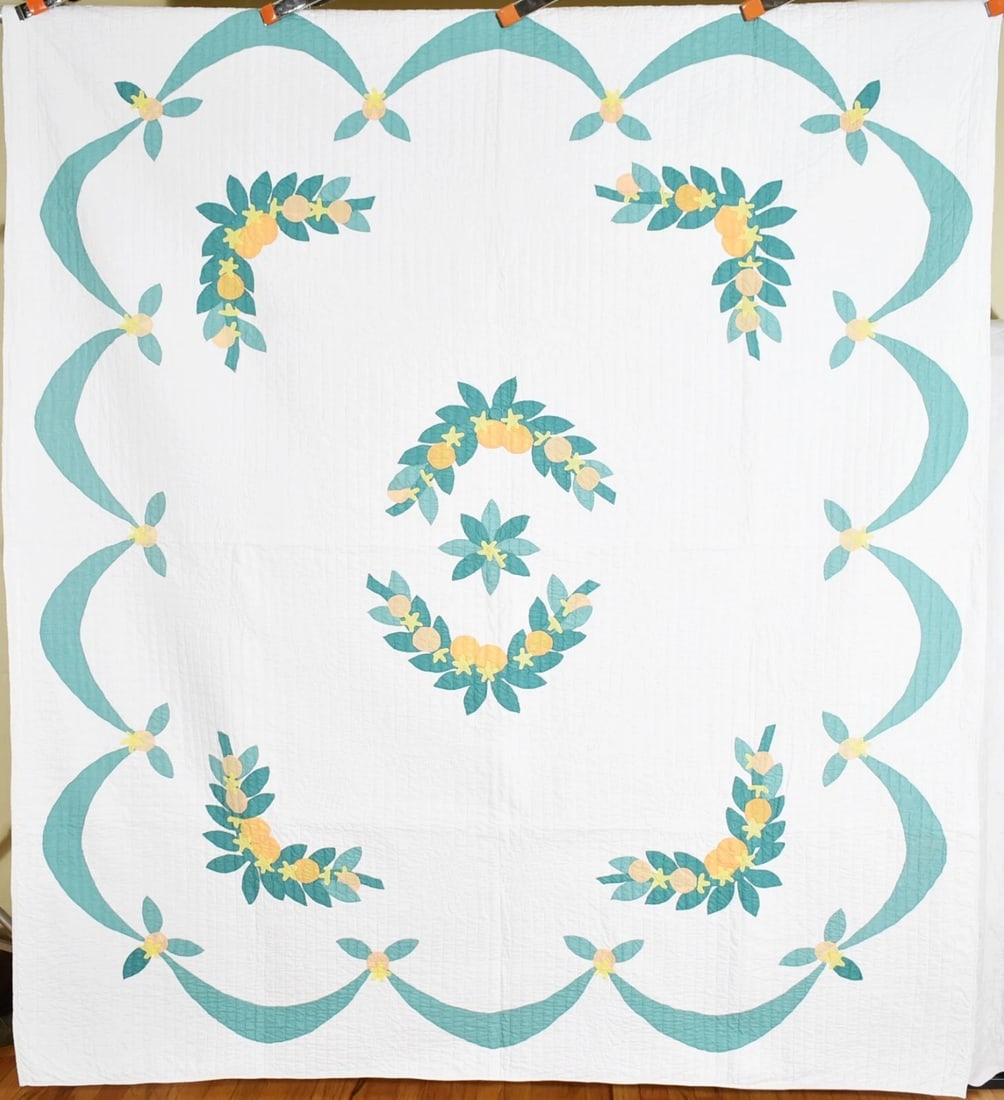 30's Orange Blossom Applique Quilt: This BEAUTIFUL cotton 30's Mountain Mist "Orange Blossoms" quilt is hand appliqued and hand quilted, with a nice swag border. It measures 78" X 88" and is in excellent condition, with a couple of