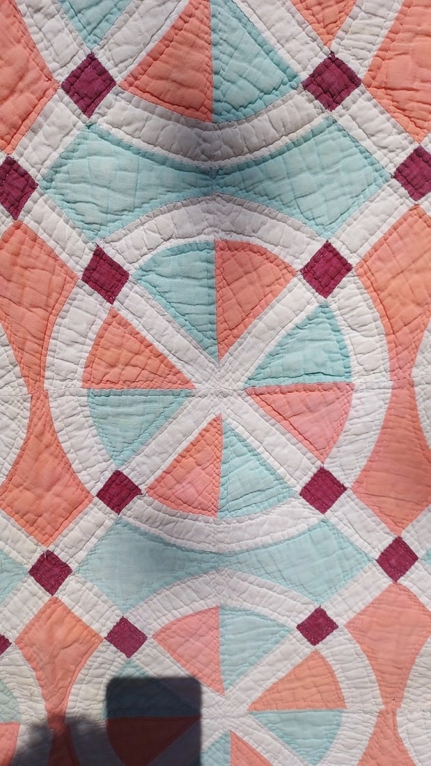 Double wedding ring Design Antique Quilt medium Weight 65 X 74" Awesome colors - 5