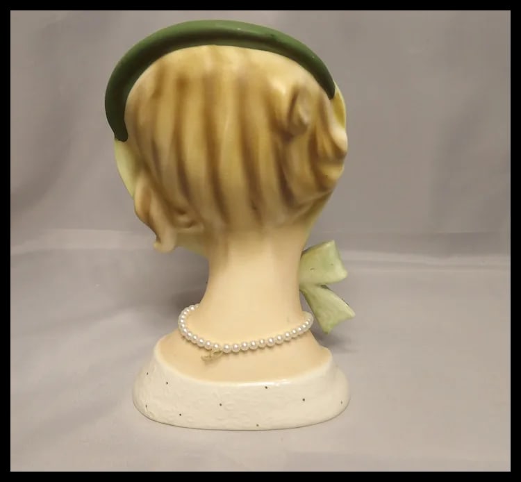 Brinns TV 726 7 1/4" Lady Head Vase Green Hat and Bow- "Pearl Necklace" - 4