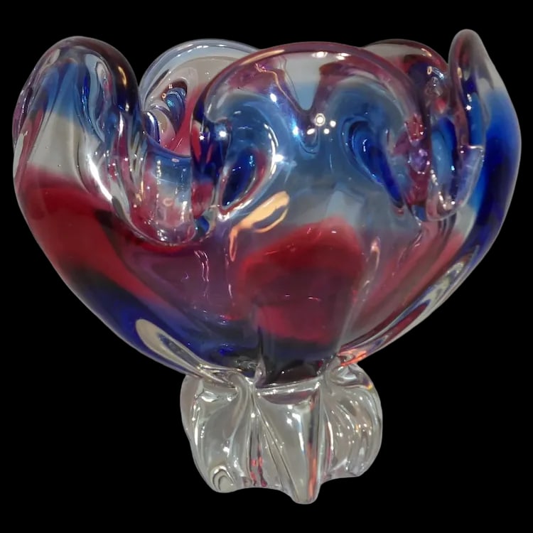 Bohemia Art Glass Dish by Josef Hospodka for Chribska Glassworks: This Bohemia Art Glass Dish by Josef Hospodka for Chribska Glassworks circa 1960's id in excellent condition.No chips, flea bites, etc. This glass works company makes glass with the same prestige as