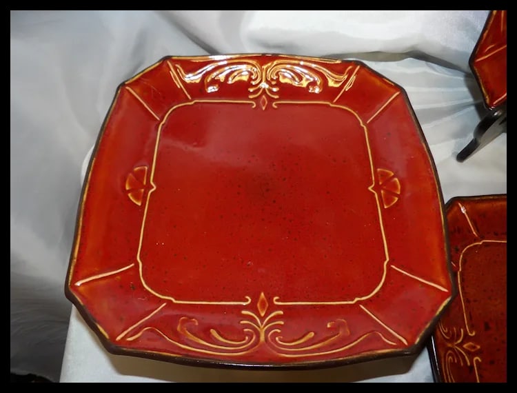 Reba Harmony Victorian Scroll 7 Red 10 1/2" Dinner Plates - 3