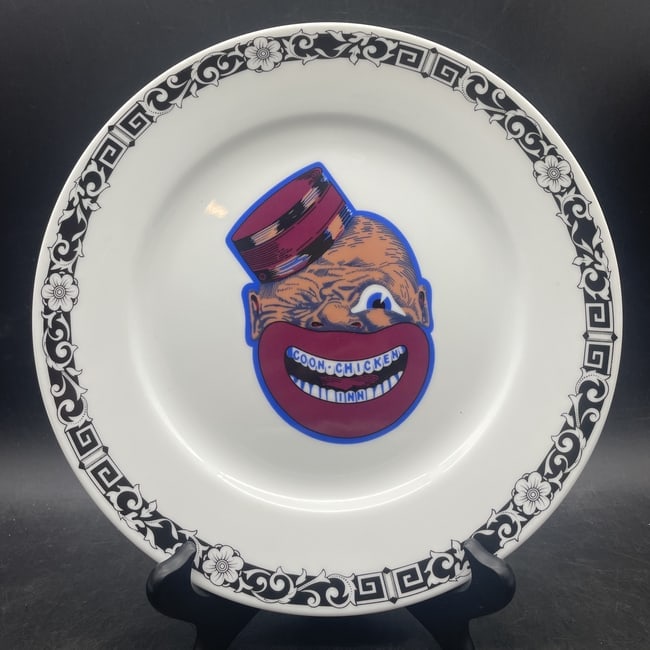 COON CHICKEN INN BLACK AMERICANA PLATE SYRACUSE CHINA: Date/Period: unknown Dimension: Approx. 9" diameter Material: CERAMIC Additional Information: COON CHICKEN INN -BLACK AMERICANA-9'' PLATE-RESTAURANT WARE-SYRACUSE CHINA- P-3 Shipping: Domestic: