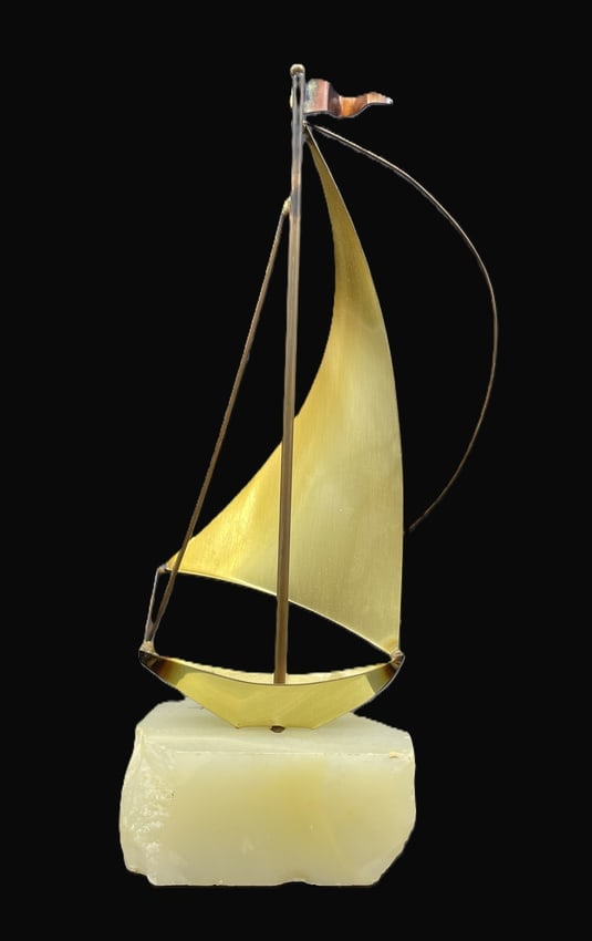 VINTAGE SIGNED DE MOTT BRASS SAILBOAT ON MARBLE - 4