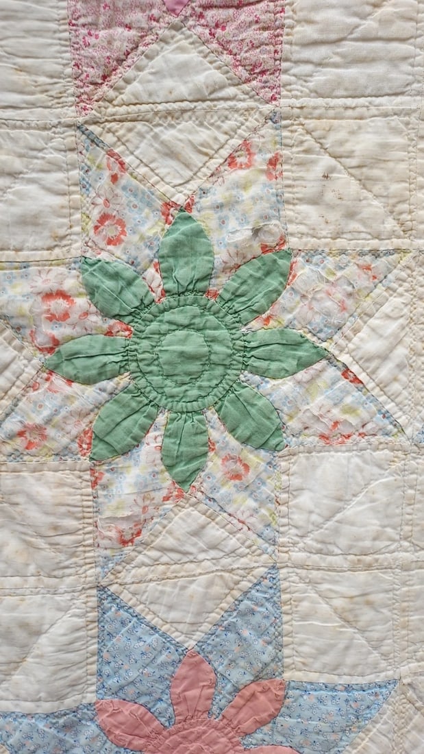Double Snowflake Design Antique Quilt Light Weight 64 X 64 Parts Or Repair - 3