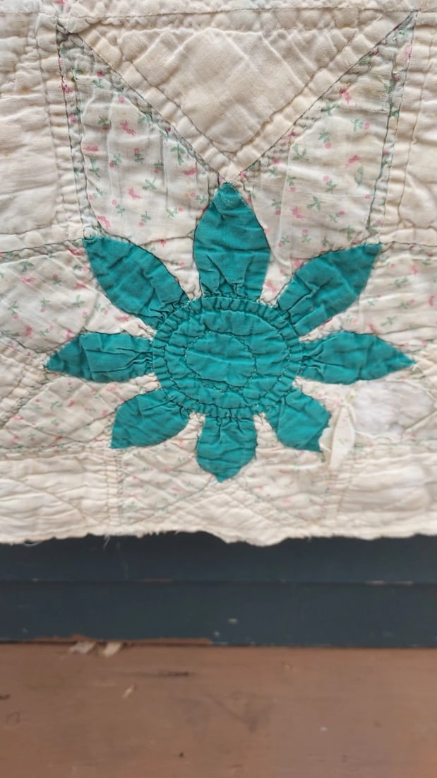 Double Snowflake Design Antique Quilt Light Weight 64 X 64 Parts Or Repair - 5