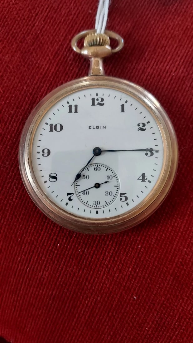 Pocket Watch Elgin Watch Case Gold Filled 20 Yr WORKING 12s 15j #5: Great looking piece in very good condition. No bare spots. 20 year wadsworth case. 12s . Works 1 7/16" diameter . Will be listing about 10 watches. I will include diameter of the works to avoid mistak