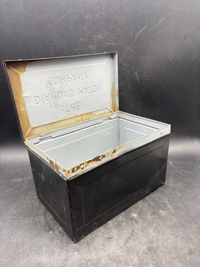 Antique THE DIAMOND MATCH COMPANY Tin Metal Hinged Box - 3