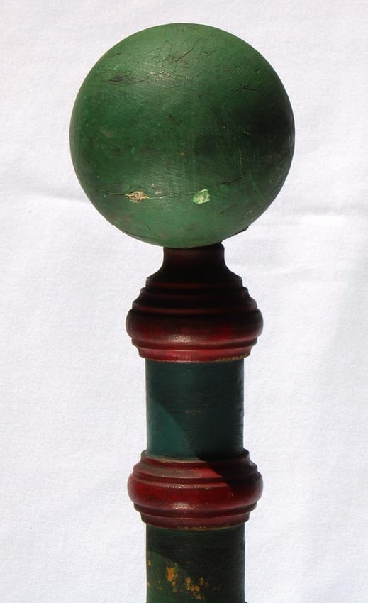 A painted unusual folky wood ring toss game - 4