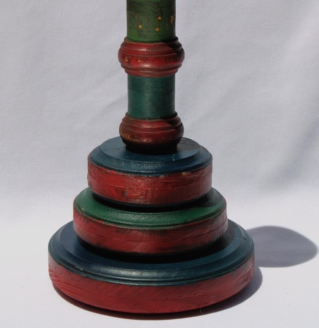 A painted unusual folky wood ring toss game - 5
