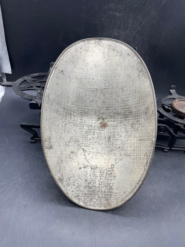 Antique J Florenz Wien Cast Iron Scale w/ Basket and Weight - 4