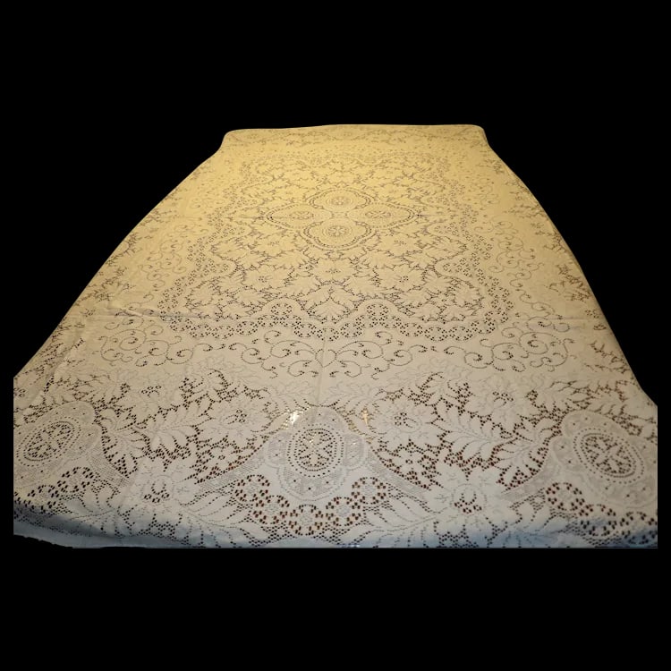 Lace Tablecloth Machine Made (1 of 8)