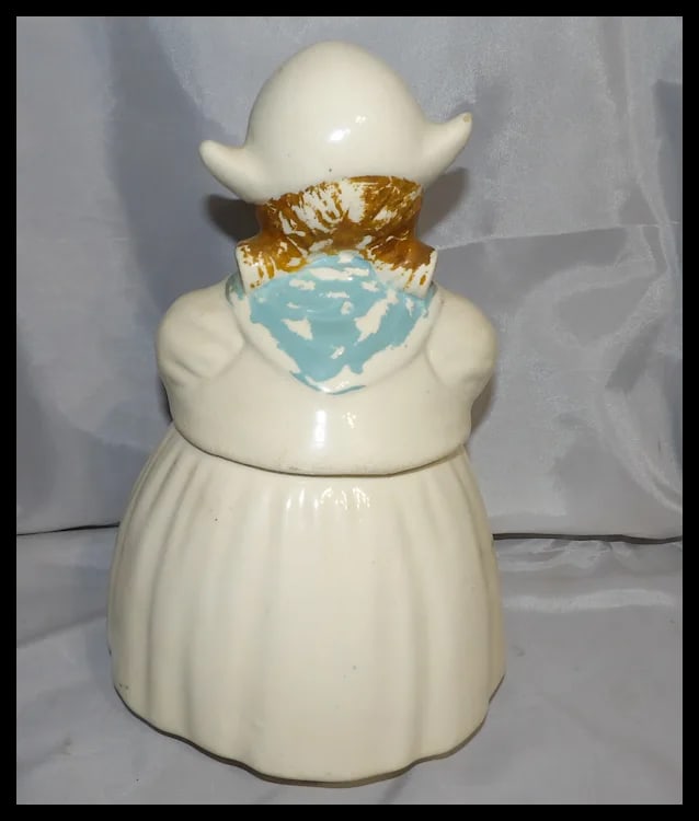 Shawnee Dutch Girl Cookie Jar - 5