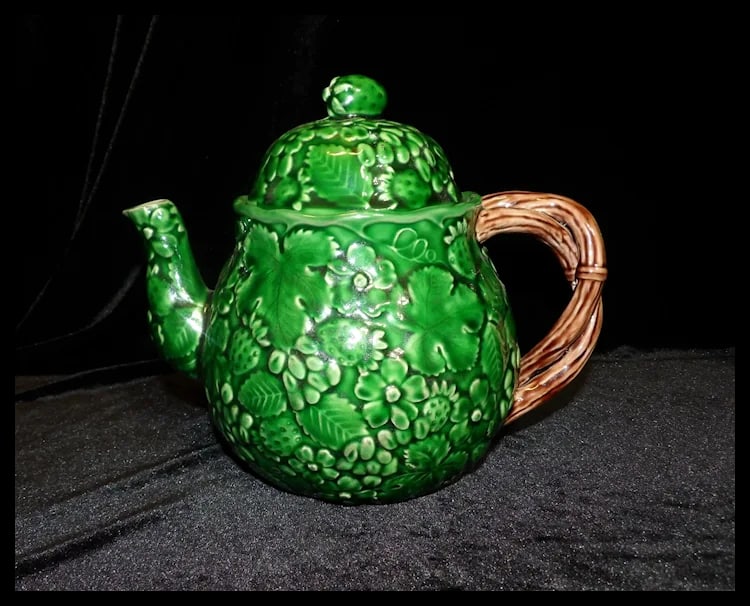 Haddon Group 1983 Green Strawberry Leaves and Flowers Teapot - 2