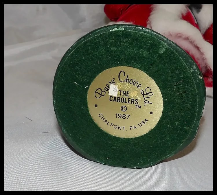 Byers' Choice 13" The Santa Caroler 1987 - 6
