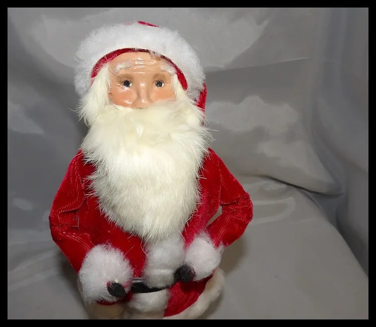 Byers' Choice 13" The Santa Caroler 1987 - 7