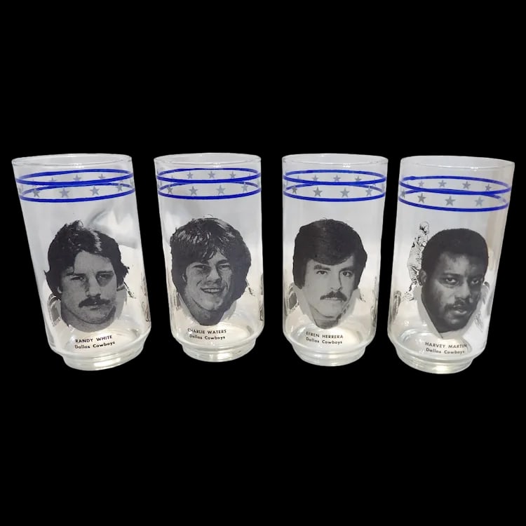 Vintage Dallas Cowboys Burger King Dr Pepper 1977 Collectible Libbey Glasses: Burger King restaurants in conjunction with Dr. Pepper released this set of 6-drinking glasses during the 1977 & 78 NFL season in Dallas area stores. Each features a black and white photo of a