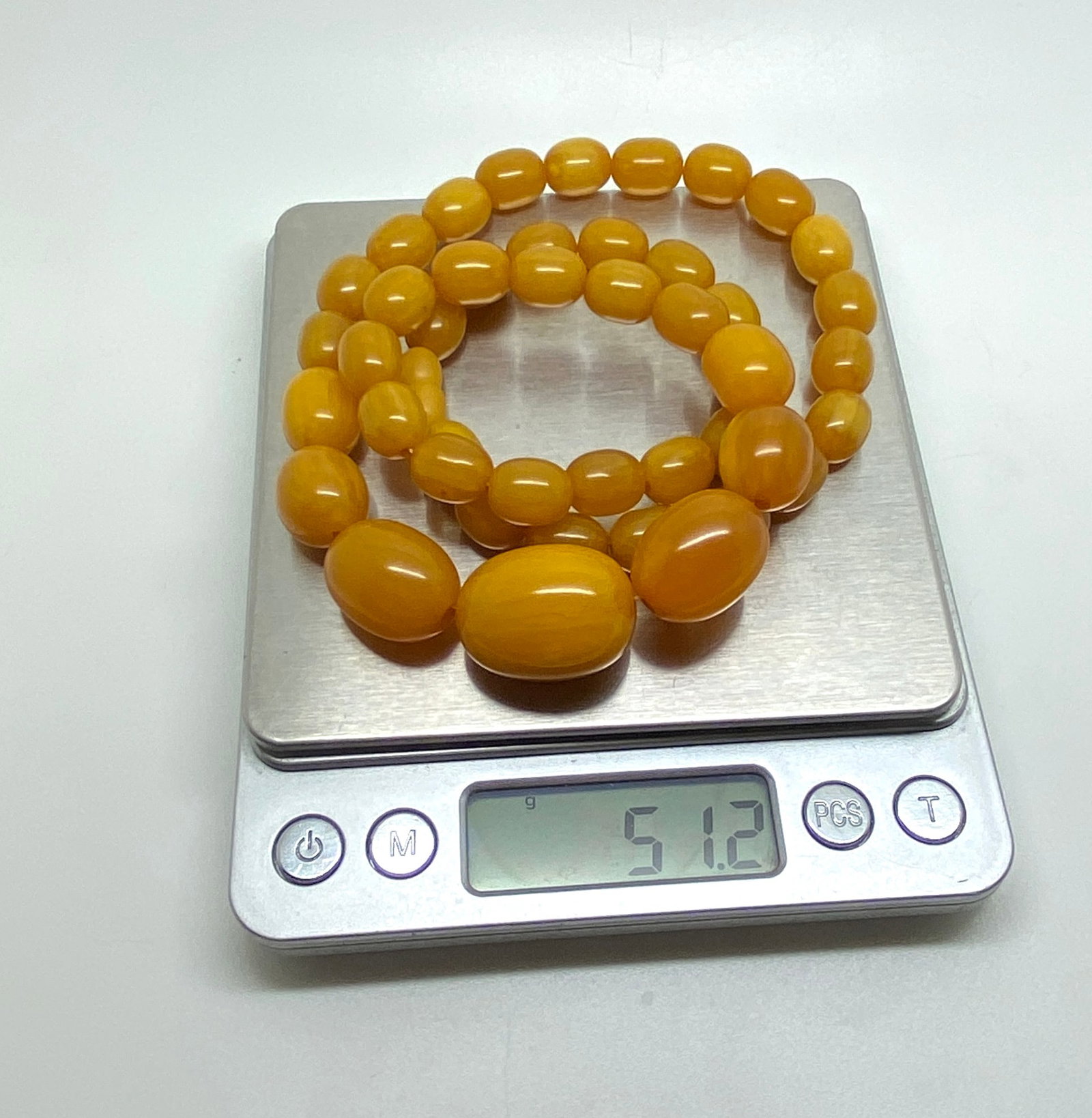 Splendid Bakelite Necklace made from Round Bakelite beads - 4