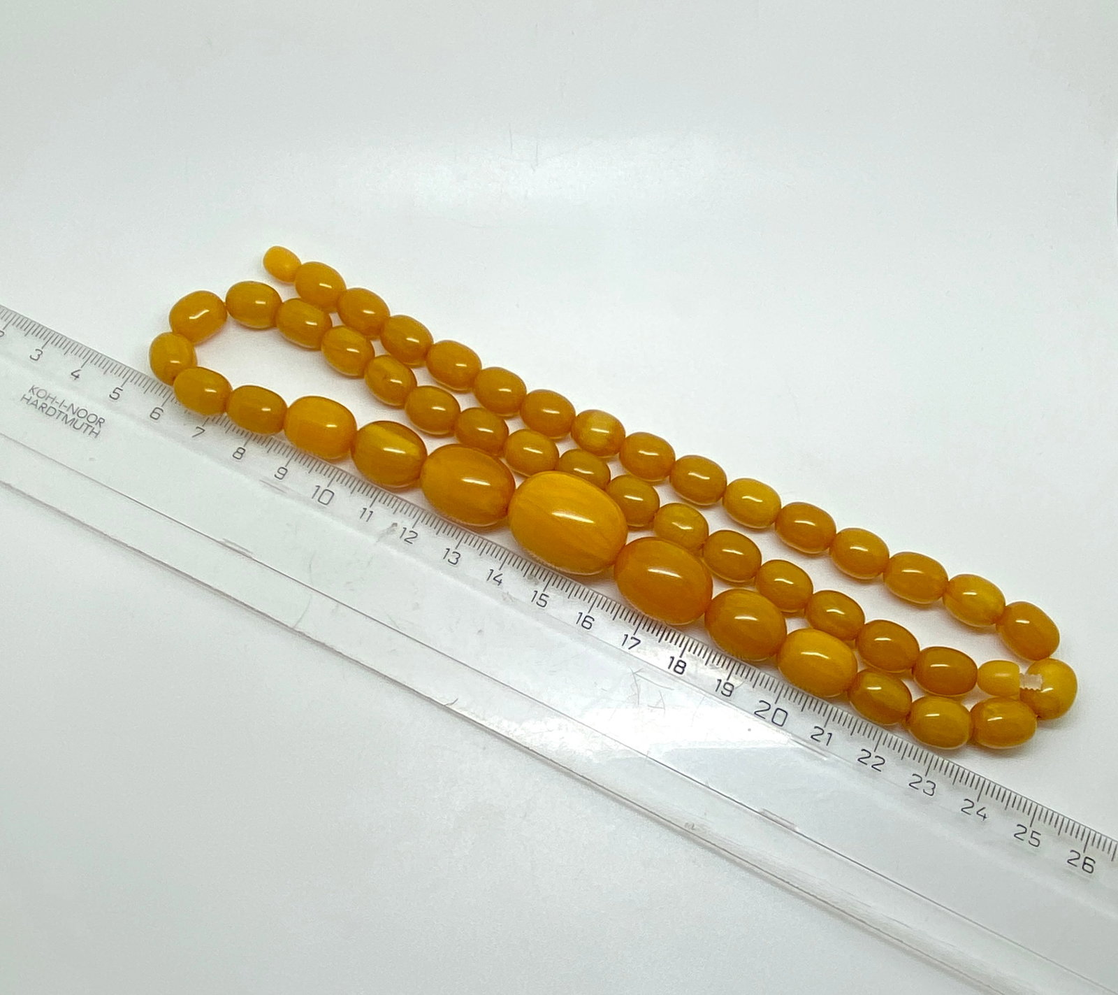 Splendid Bakelite Necklace made from Round Bakelite beads - 6