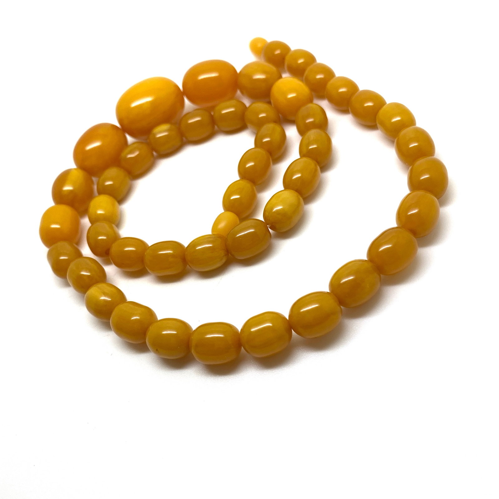 Splendid Bakelite Necklace made from Round Bakelite beads - 8