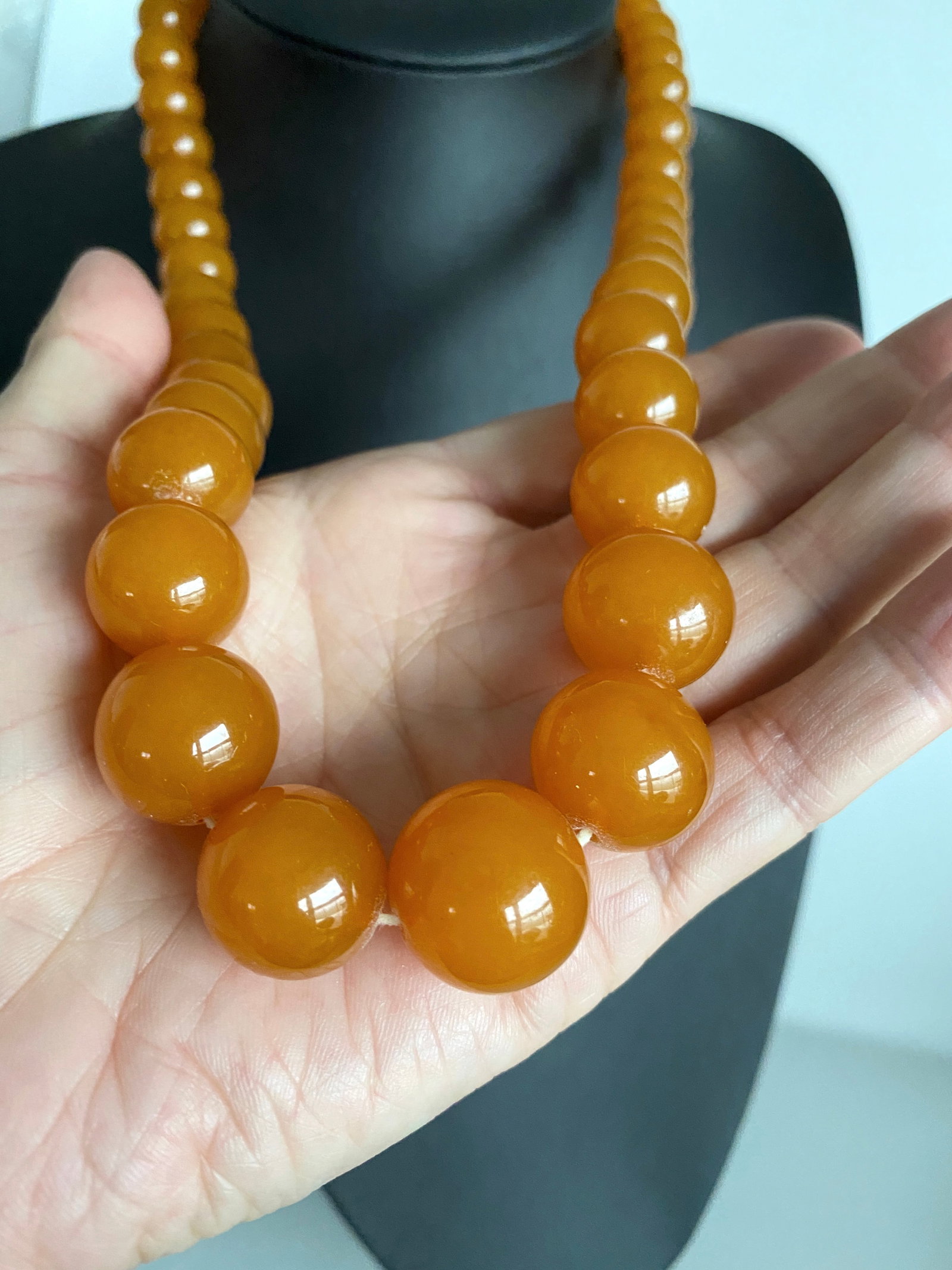 Impressive Vintage Amber Necklace made from Round Amber beads - 7
