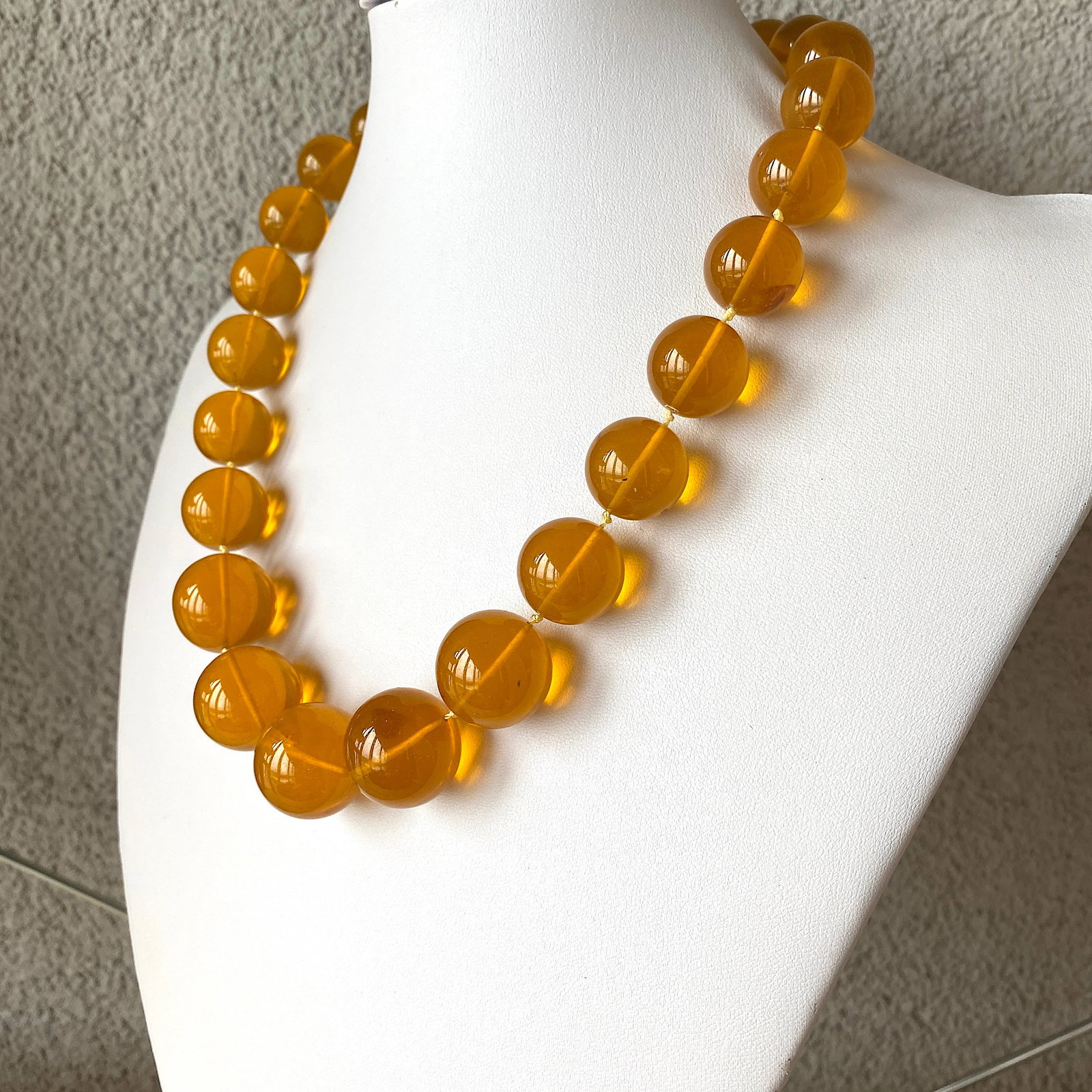 Remarkable Amber Necklace made from Round Amber beads - 8