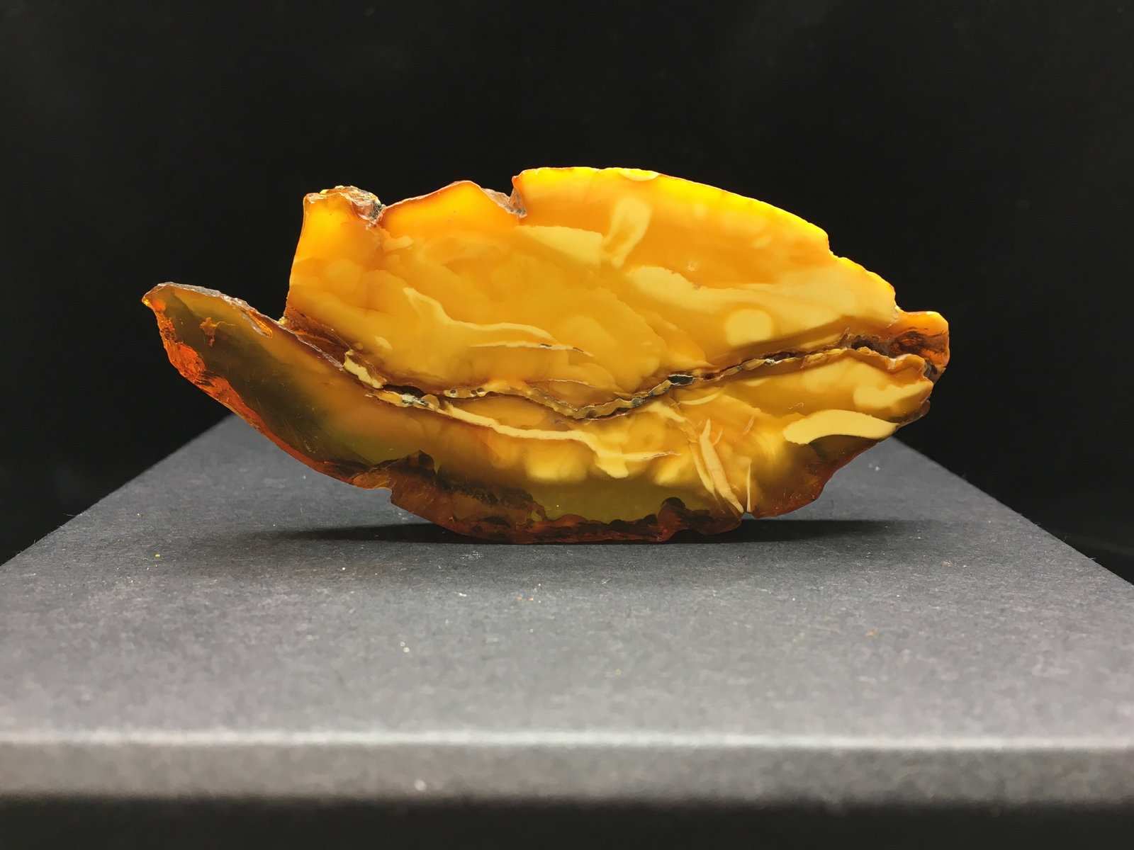 Marvellous Unique Vintage Amber Brooch - 7