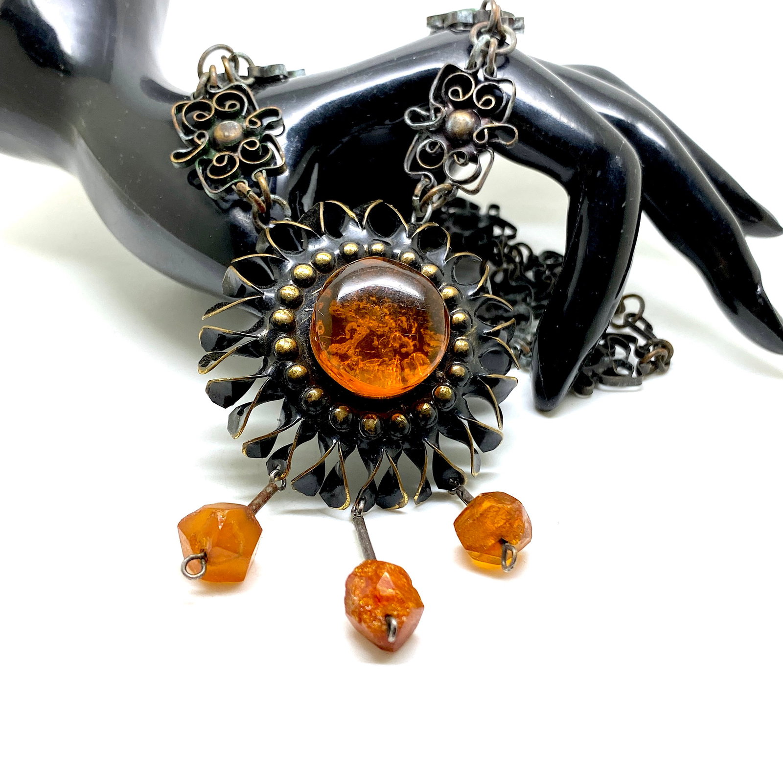 Fascinating Unique Vintage Amber Brooch / Necklace - 8