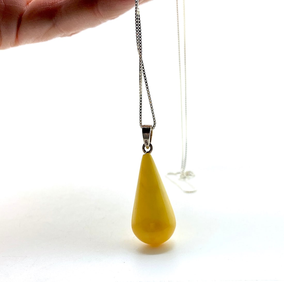 Remarkable Amber Pendant with chain, shaped like a Drop - 4