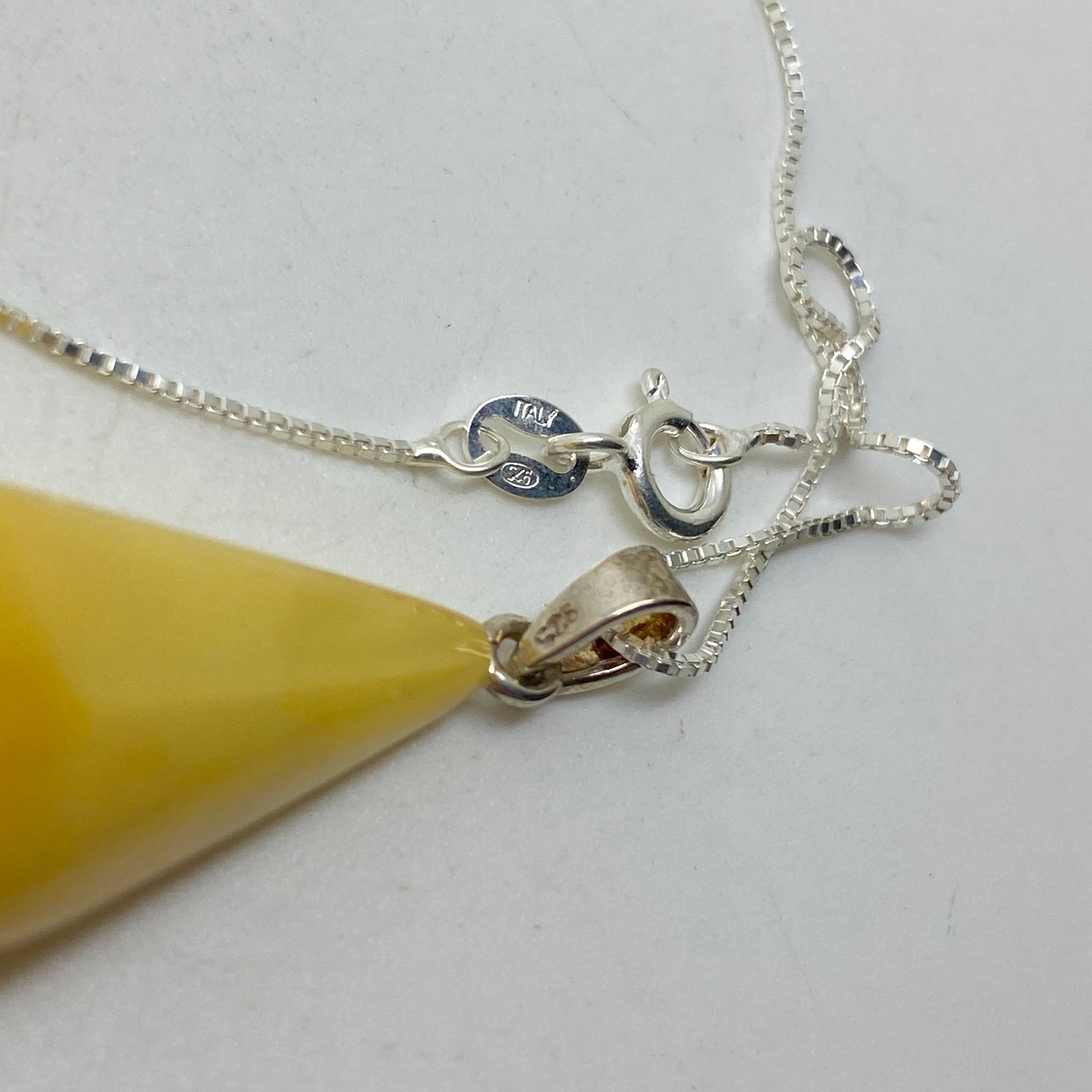Remarkable Amber Pendant with chain, shaped like a Drop - 5