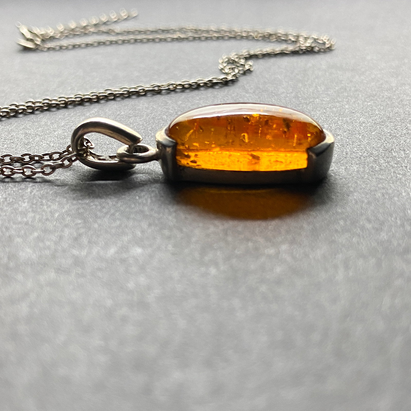 Remarkable Amber Pendant with chain, shaped like an Ornament - 5