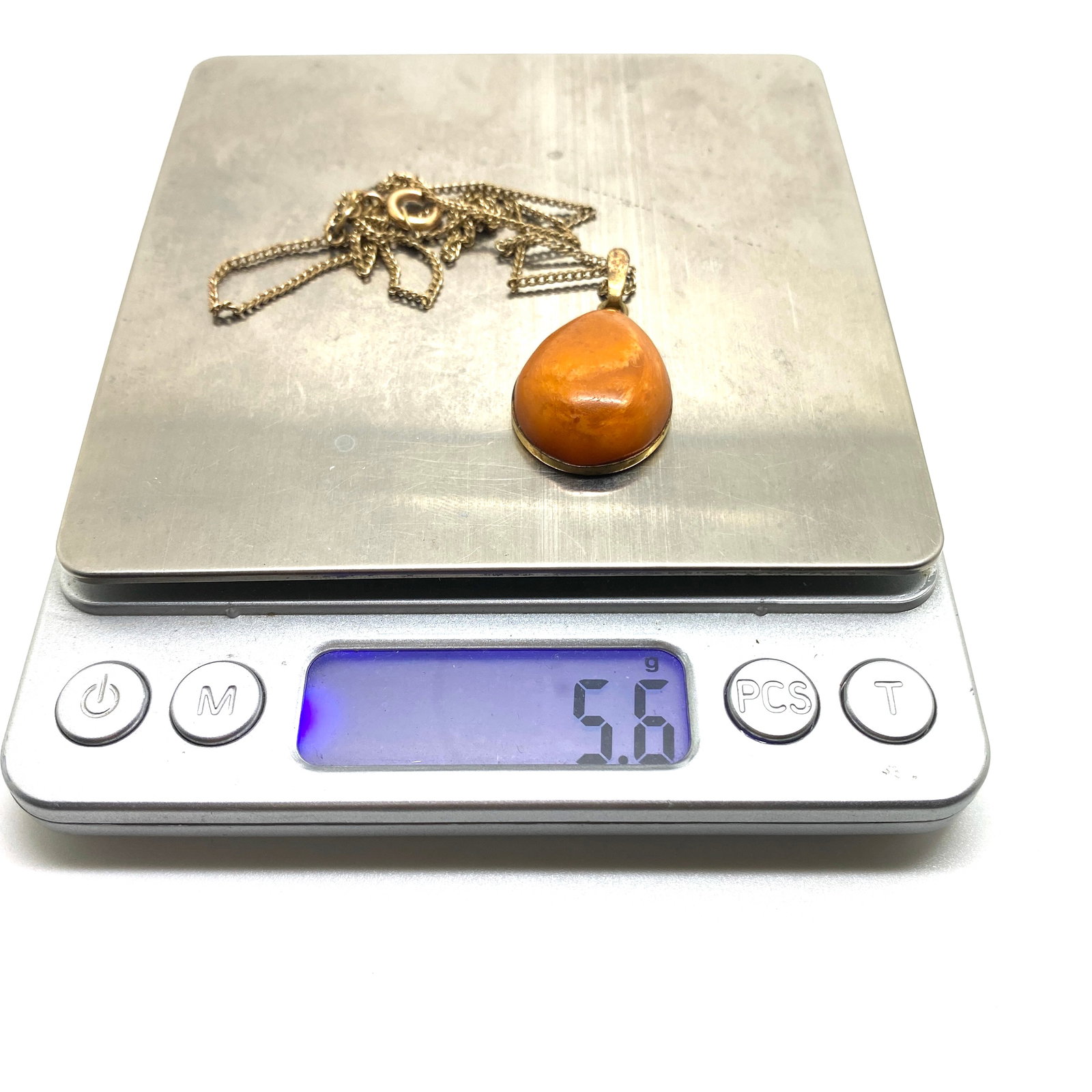Staggering Vintage Amber Pendant with chain, shaped like a Drop - 4