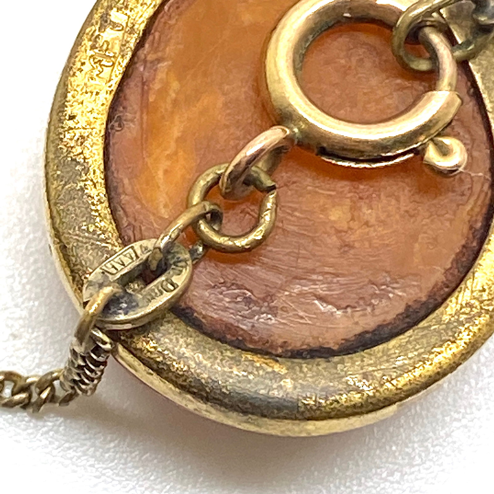 Staggering Vintage Amber Pendant with chain, shaped like a Drop - 5