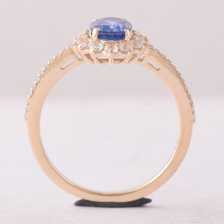 1.80 Ct Oval Sapphire 9K Gold Ring - 3