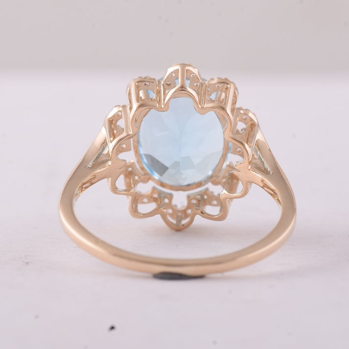 4.72 Ct Oval Blue Topaz 9K Gold Ring - 3