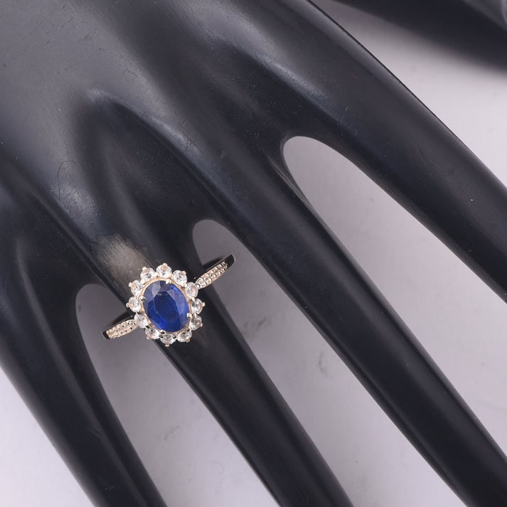 1.87 Ct Oval Sapphire 9K Gold Ring - 2