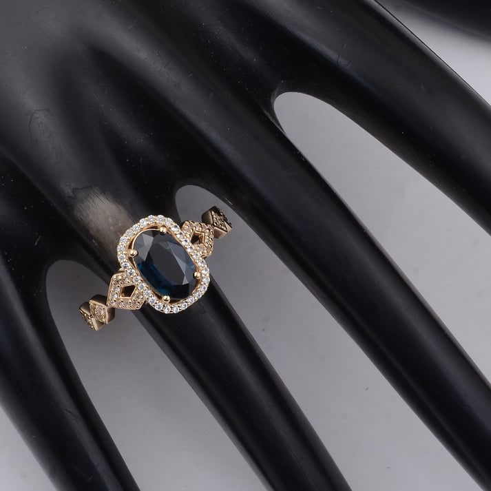 1.84 Ct Oval Sapphire 9K Gold Ring - 2