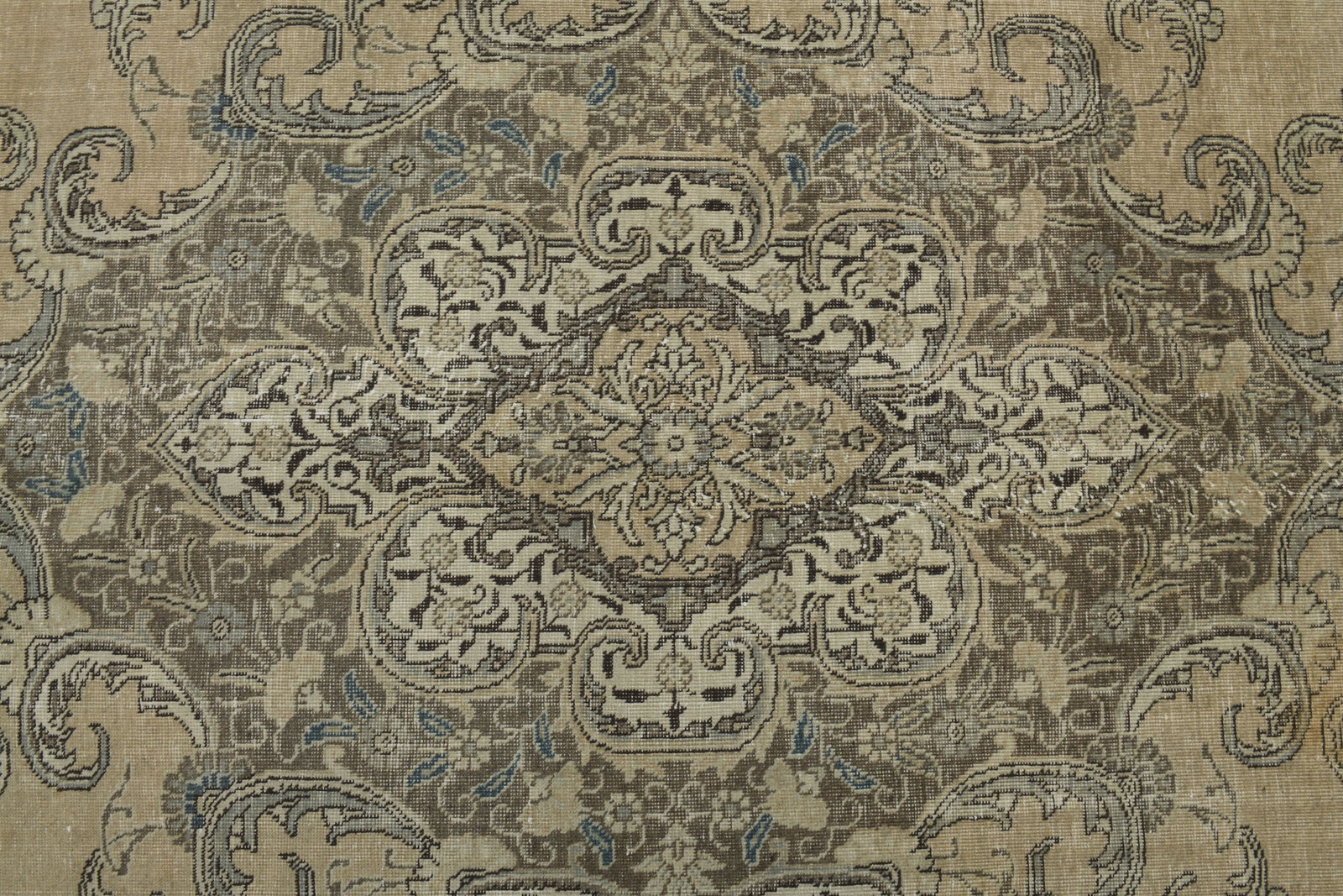 9'5x12'4 ft, PERSIAN DECOR, Turkish: Title: 9'5x12'4 ft, PERSIAN DECOR, Turkish Description: This Turkish one-of-a-kind Anatolian Vintage Rug is hand-knotted and handwoven by the most skilled artisans who use pure wool, in muted, natural