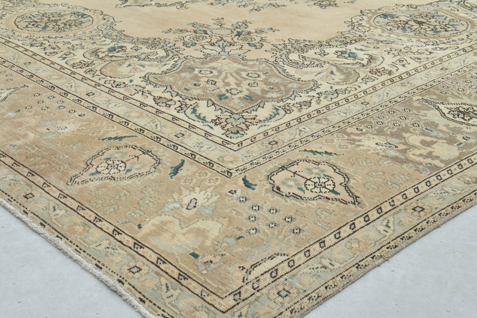 9'7x12'6 ft, LUXURY ANTIQUE DeCOR - 5