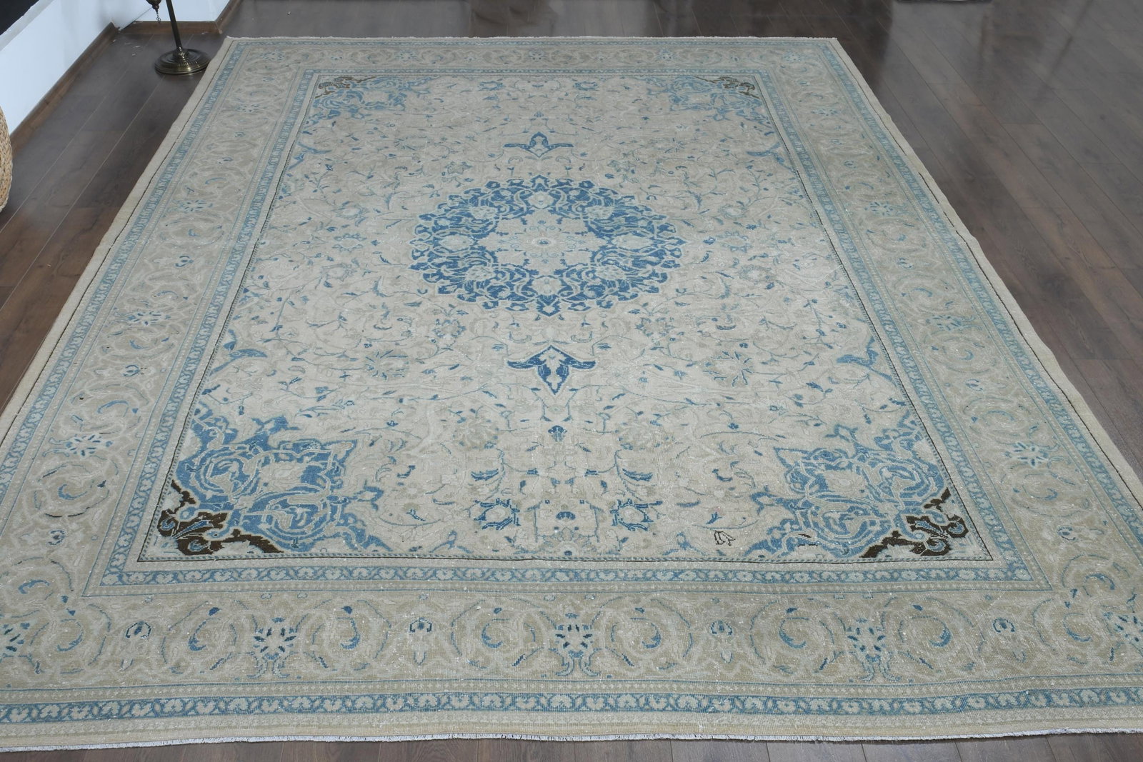 9.5x13.8 ft, PERSIAN AREA RUG: Title: 9.5x13.8 ft, PERSIAN AREA RUG Description: This Turkish one-of-a-kind Anatolian Vintage Rug is hand-knotted and handwoven by the most skilled artisans who use pure wool, in muted, natural