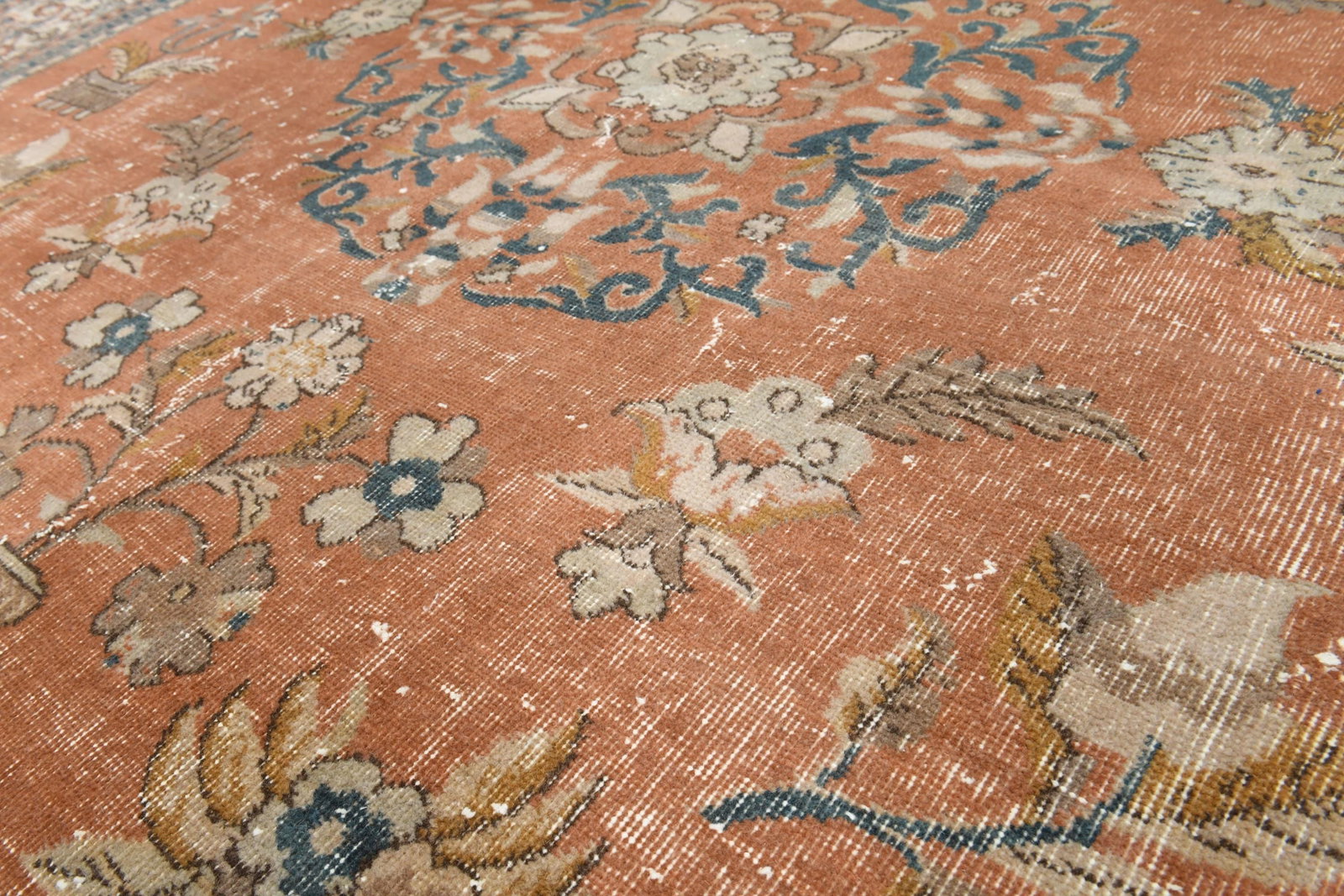 9'6x13'1 ft, PINK ANTIQUE RUG: Title: 9'6x13'1 ft, PINK ANTIQUE RUG Description: This Turkish one-of-a-kind Anatolian Vintage Rug is hand-knotted and handwoven by the most skilled artisans who use pure wool, in muted, natural tones