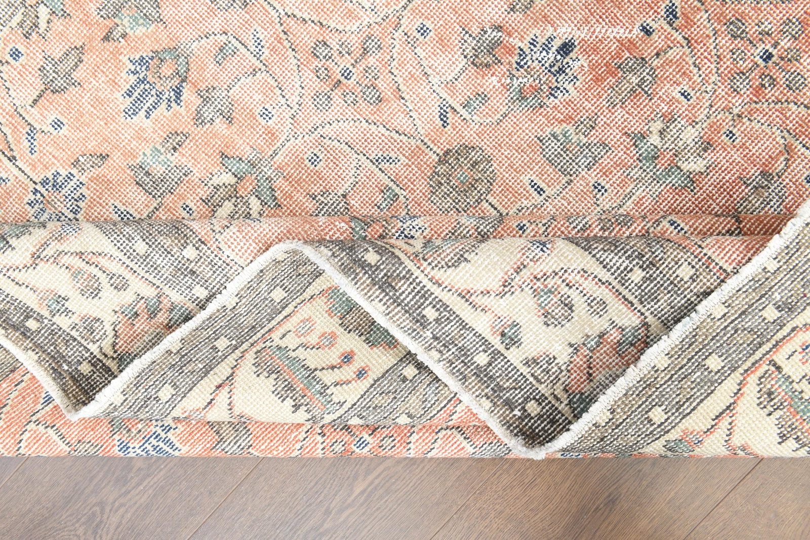 9'4x12'2 ft, FLORAL PERSIAN RUG: Title: 9'4x12'2 ft, FLORAL PERSIAN RUG Description: This Turkish one-of-a-kind Anatolian Vintage Rug is hand-knotted and handwoven by the most skilled artisans who use pure wool, in muted, natural ton