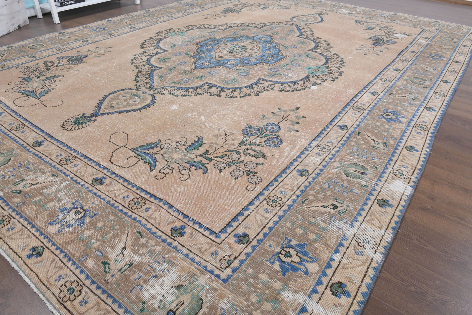 9'8x12'8 ft, RARE DESIGN - 3