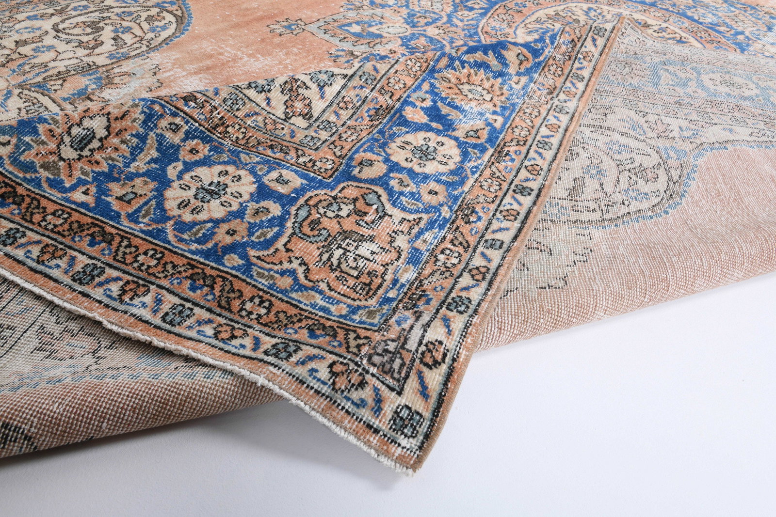9.2x12.8 ft, TURKISH Rug, Orange: Title: 9.2x12.8 ft, TURKISH Rug, Orange Description: This Turkish one-of-a-kind Anatolian Vintage Rug is hand-knotted and handwoven by the most skilled artisans who use pure wool, in muted, natural to