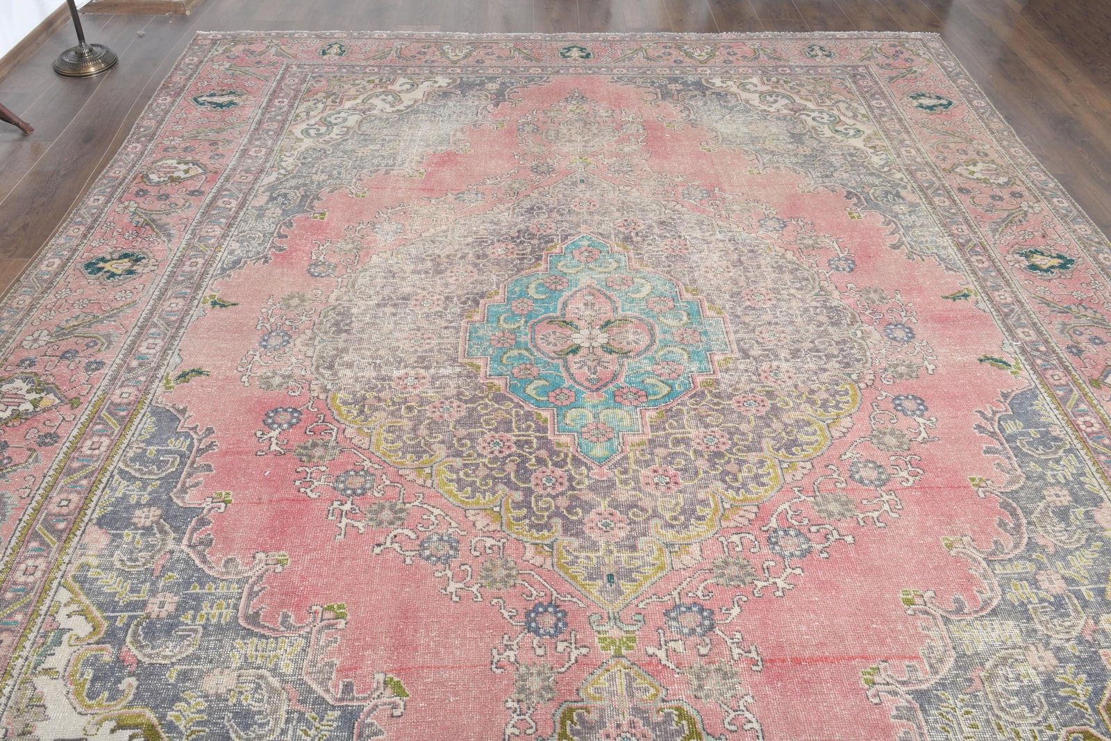 9'7x12'8 ft, PINK MINIMALIST RUG - 3
