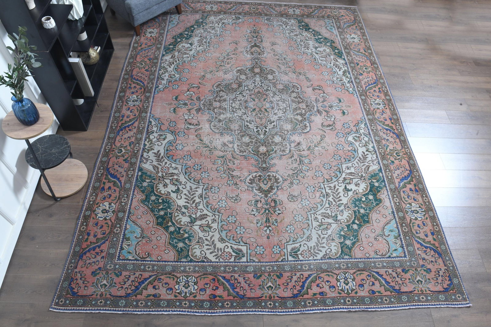 9'3x12'6 ft, PERSIAN DECOR, Vintage: Title: 9'3x12'6 ft, PERSIAN DECOR, Vintage Description: This Turkish one-of-a-kind Anatolian Vintage Rug is hand-knotted and handwoven by the most skilled artisans who use pure wool, in muted, natural