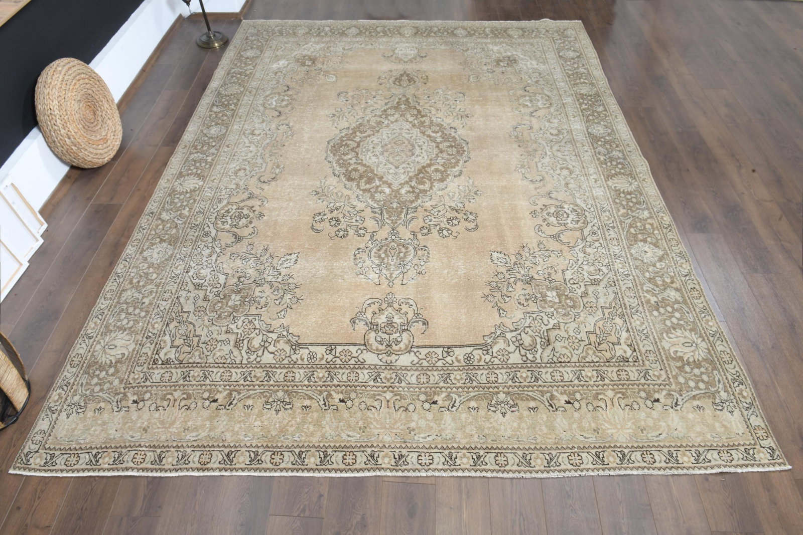 9'4x12'2 ft, ORANGE OVERSIZED RUG, Vintage Wool: Title: 9'4x12'2 ft, ORANGE OVERSIZED RUG, Vintage Wool Description: This Turkish one-of-a-kind Anatolian Vintage Rug is hand-knotted and handwoven by the most skilled artisans who use pure wool, in